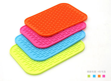FDA Standard  Non slip Silicone Mat ,  Kitchenware silicone heat mat Rectangle shaped